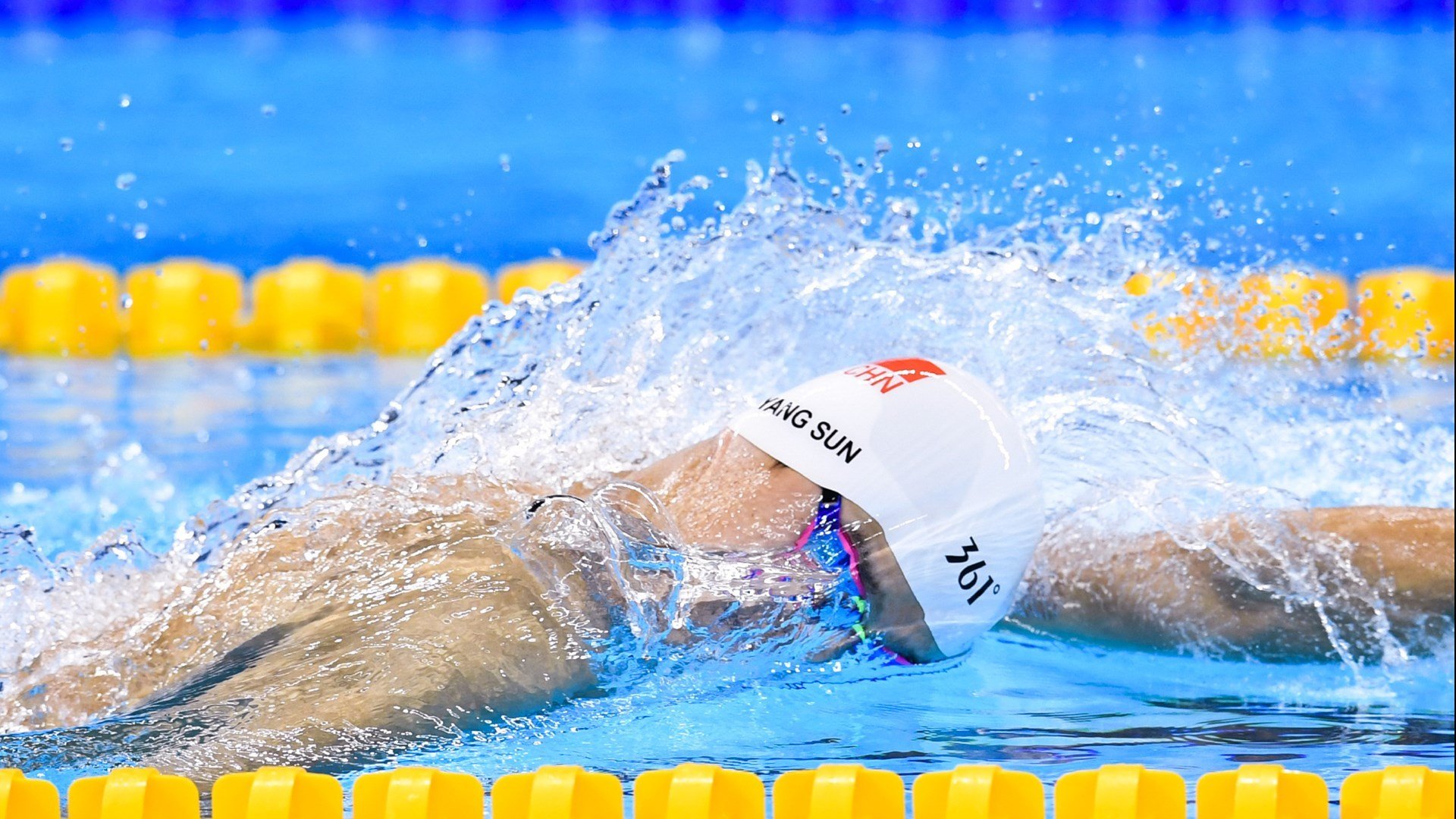 富力三球告负陷入低谷，被迫调整保级策略，富力球星